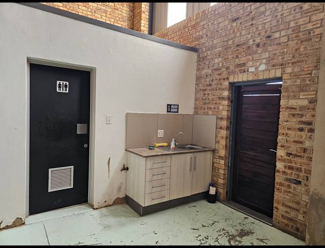 517M² WAREHOUSE TO LET IN NORTH RIDING